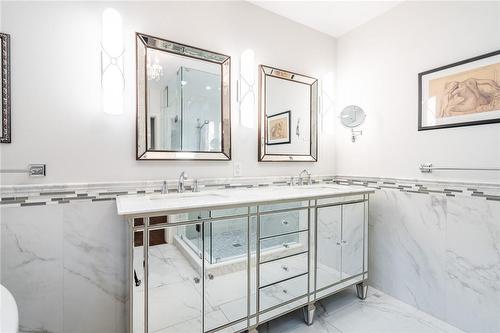 4306 Lakeshore Road, Burlington, ON - Indoor Photo Showing Bathroom