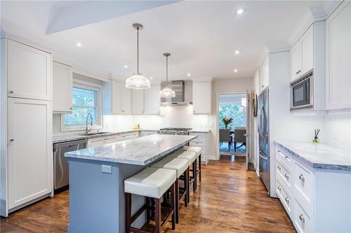 4306 Lakeshore Road, Burlington, ON - Indoor Photo Showing Kitchen With Upgraded Kitchen