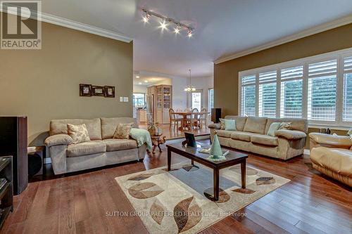 760 Whitehaven Crescent, London, ON - Indoor Photo Showing Living Room