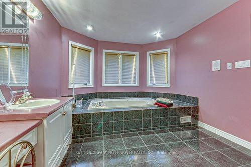 760 Whitehaven Crescent, London, ON - Indoor Photo Showing Bathroom