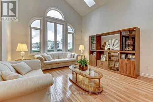 760 Whitehaven Crescent, London, ON - Indoor Photo Showing Living Room