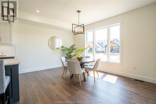 128 Landings Pass, Chatham, ON - Indoor Photo Showing Dining Room