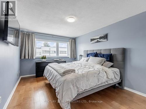 230 - 1055 Dundas Street E, Mississauga (Applewood), ON - Indoor Photo Showing Bedroom