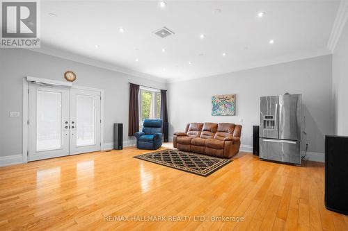 462 Guildwood Parkway, Toronto (Guildwood), ON - Indoor Photo Showing Living Room