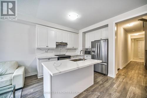 21 Fallharvest Way, Whitchurch-Stouffville (Stouffville), ON - Indoor Photo Showing Kitchen