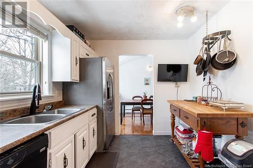 334 Vanier Street, Dieppe, NB - Indoor Photo Showing Kitchen