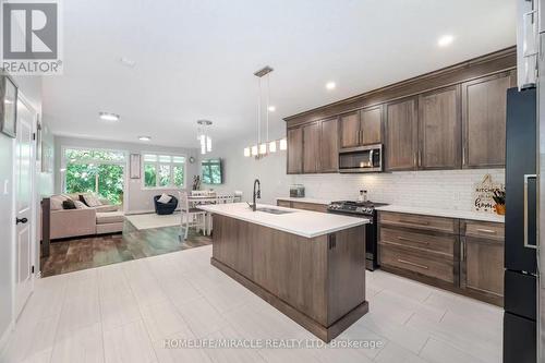 #9 - 44 Main Street E, East Zorra-Tavistock, ON - Indoor Photo Showing Kitchen With Upgraded Kitchen