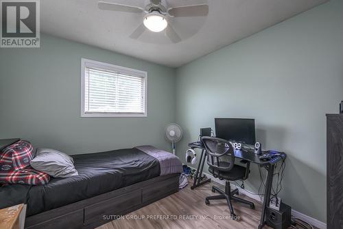 239 Portsmouth Crescent E, London, ON - Indoor Photo Showing Bedroom