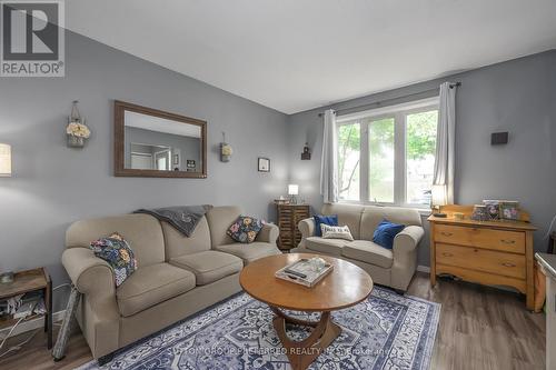 239 Portsmouth Crescent E, London, ON - Indoor Photo Showing Living Room