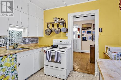 222 Mcdonnel Street, Peterborough (Downtown), ON - Indoor Photo Showing Kitchen