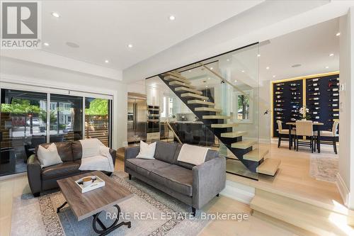 1566 Mount Pleasant Road, Toronto (Lawrence Park North), ON - Indoor Photo Showing Living Room