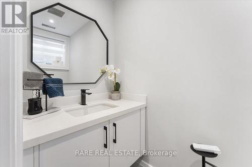 1566 Mount Pleasant Road, Toronto (Lawrence Park North), ON -  Photo Showing Bathroom