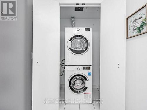 1910 - 32 Forest Manor Road, Toronto (Henry Farm), ON - Indoor Photo Showing Laundry Room