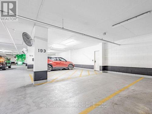 1910 - 32 Forest Manor Road, Toronto (Henry Farm), ON - Indoor Photo Showing Garage