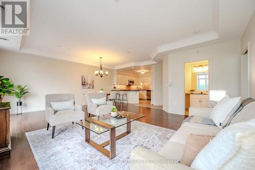 406 - 65 Bayberry Drive, Guelph (Village), ON - Indoor Photo Showing Living Room