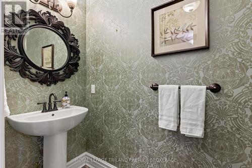 892 Talisman Crescent, London, ON - Indoor Photo Showing Bathroom