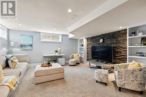 892 Talisman Crescent, London, ON - Indoor Photo Showing Living Room With Fireplace