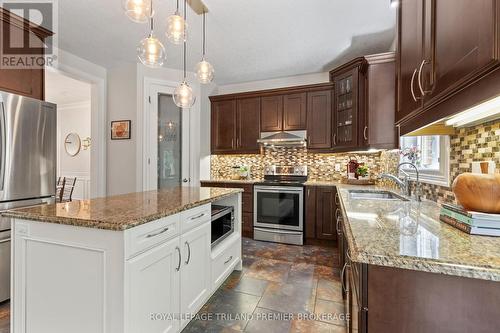 892 Talisman Crescent, London, ON - Indoor Photo Showing Kitchen With Stainless Steel Kitchen With Upgraded Kitchen