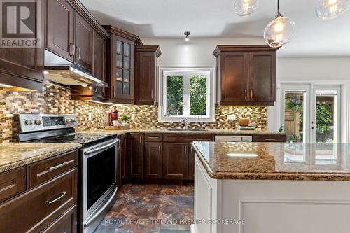 892 Talisman Crescent, London, ON - Indoor Photo Showing Kitchen With Upgraded Kitchen