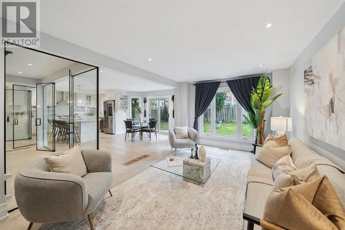 179 Valleyway Crescent, Vaughan, ON - Indoor Photo Showing Living Room