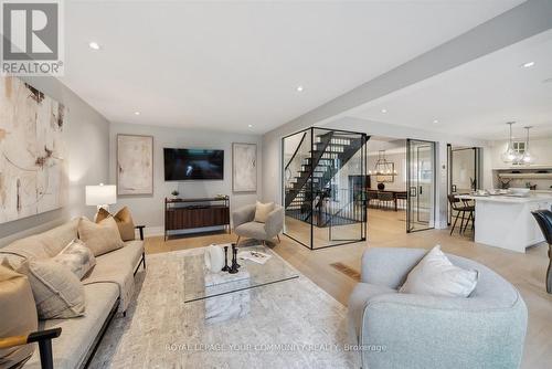 179 Valleyway Crescent, Vaughan, ON - Indoor Photo Showing Living Room