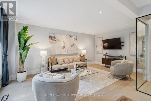 179 Valleyway Crescent, Vaughan, ON - Indoor Photo Showing Living Room