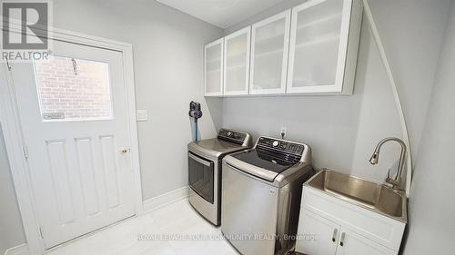 179 Valleyway Crescent, Vaughan, ON - Indoor Photo Showing Laundry Room