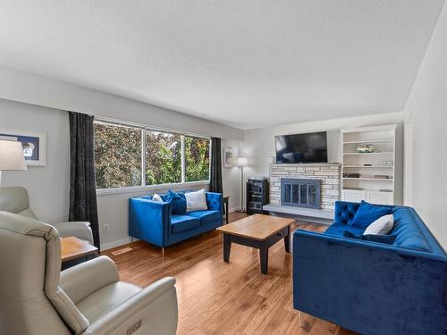 267 Greenstone Drive, Kamloops, BC - Indoor Photo Showing Living Room With Fireplace