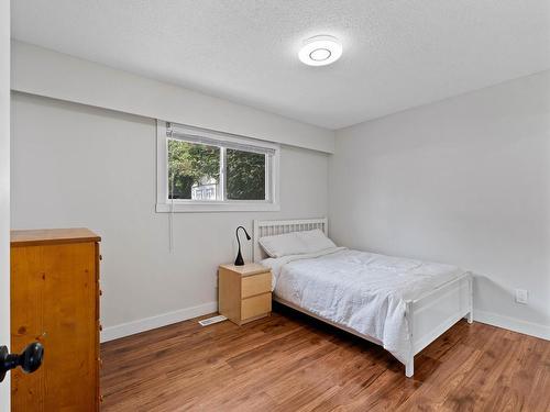 267 Greenstone Drive, Kamloops, BC - Indoor Photo Showing Bedroom