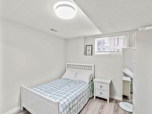 267 Greenstone Drive, Kamloops, BC - Indoor Photo Showing Bedroom