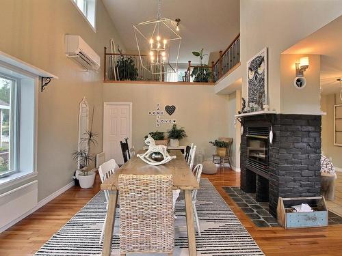 Salle Ã  manger - 205 Rue François-Hazeur, La Malbaie, QC - Indoor Photo Showing Dining Room With Fireplace