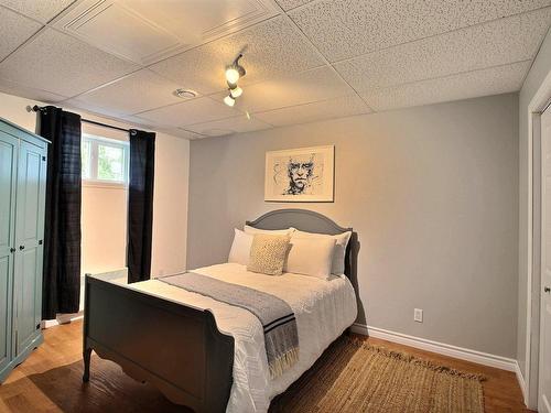 Chambre Ã Â coucher - 205 Rue François-Hazeur, La Malbaie, QC - Indoor Photo Showing Bedroom