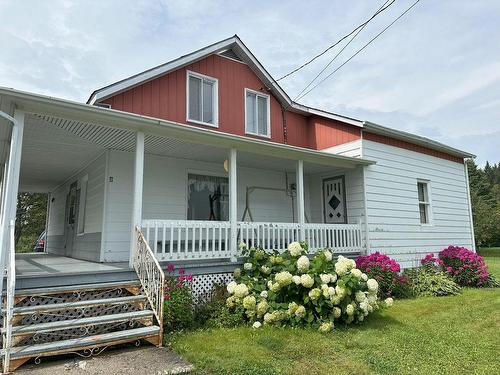 FaÃ§ade - 8 Rue Des Lilas, Sainte-Sabine, QC - Outdoor With Deck Patio Veranda