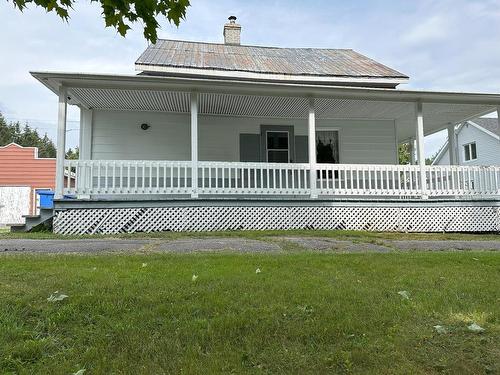 FaÃ§ade - 8 Rue Des Lilas, Sainte-Sabine, QC - Outdoor With Deck Patio Veranda With Exterior