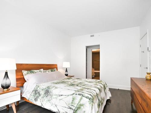 Master bedroom - P2-116-3420 Av. Henri-Julien, Montréal (Le Plateau-Mont-Royal), QC - Indoor Photo Showing Bedroom