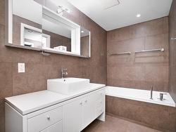 Ensuite bathroom - 