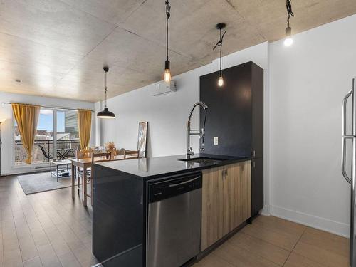 Kitchen - 509-2160 Rue Laforce, Montréal (Ville-Marie), QC - Indoor Photo Showing Kitchen With Upgraded Kitchen