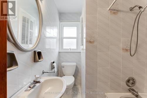 Upper - 235 Chadburn Street, Oshawa (Central), ON - Indoor Photo Showing Bathroom