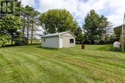 Wonderful rural setting, west lawn - 