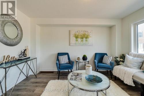 36 Dryden Lane, Hamilton (Mcquesten), ON - Indoor Photo Showing Living Room