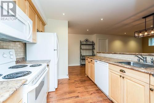 Ll1 - 1 River Bend Road, Markham, ON - Indoor Photo Showing Kitchen