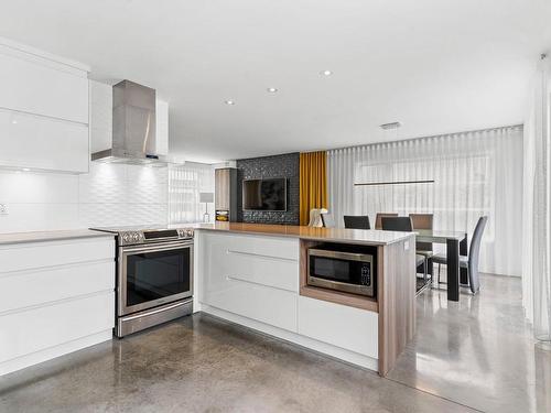 Cuisine - 2175 Av. Jeanne-Daigle, Saint-Hyacinthe, QC - Indoor Photo Showing Kitchen With Upgraded Kitchen