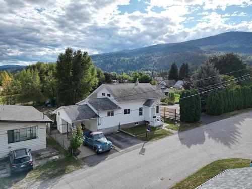 314 Fir Street, Castlegar, BC - Outdoor With View