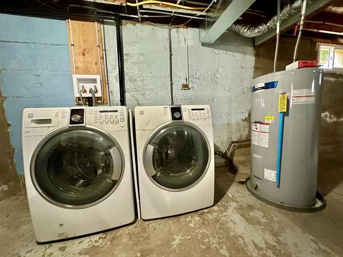 314 Fir Street, Castlegar, BC - Indoor Photo Showing Laundry Room