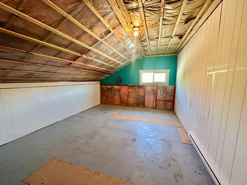 314 Fir Street, Castlegar, BC - Indoor Photo Showing Other Room