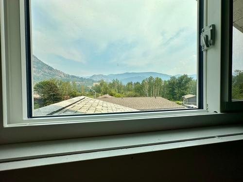 314 Fir Street, Castlegar, BC -  With View