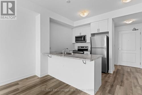 807 - 470 Dundas Street E, Hamilton (Waterdown), ON - Indoor Photo Showing Kitchen With Stainless Steel Kitchen