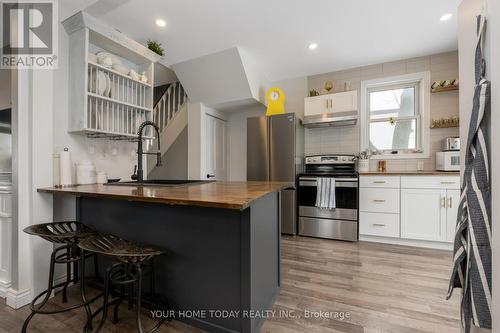 160 King Street, Stratford, ON - Indoor Photo Showing Kitchen With Upgraded Kitchen