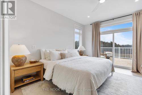 418 Golf Course Road, Kawartha Lakes, ON - Indoor Photo Showing Bedroom