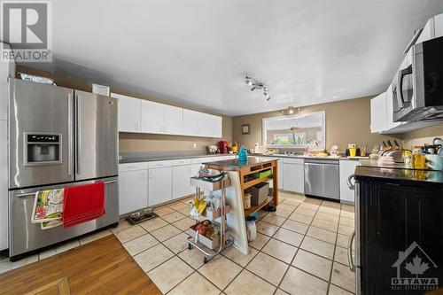 474 Maple Lane, Carleton Place, ON - Indoor Photo Showing Kitchen